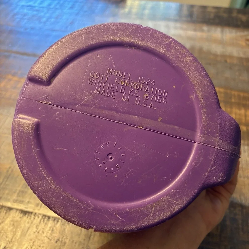 Vintage Rubbermaid/Gott 1 Gallon Water Beverage Cooler Handle #1524 Purple